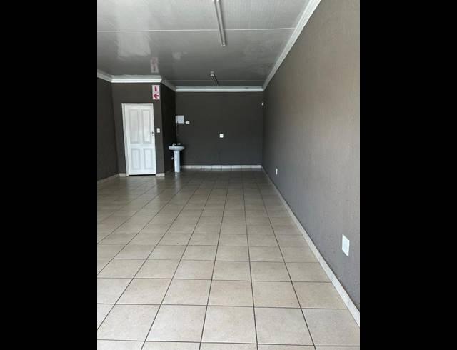 BUSINESS PROPERTY TO RENT IN FLAMWOOD
